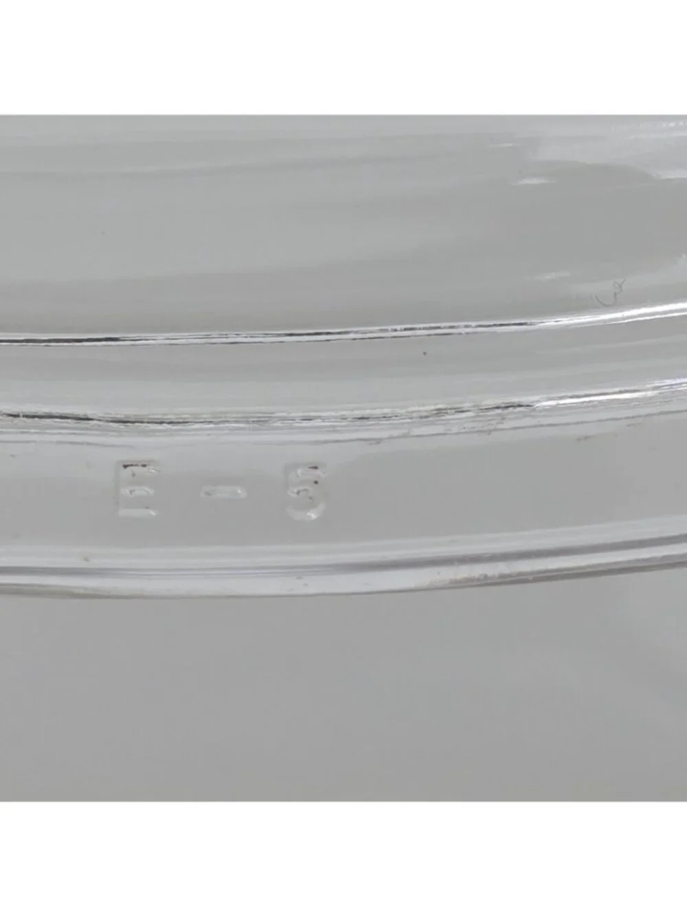 Vintage Corning Ware 1¾ QT. casserole dish in the iconic Blue Cornflower pattern